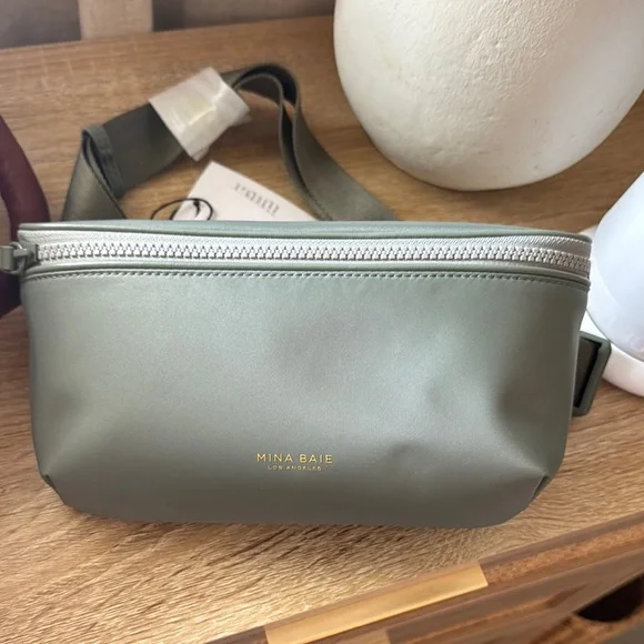 Mina Baie Roe Nylon Belt Bag - Picture 1 of 2